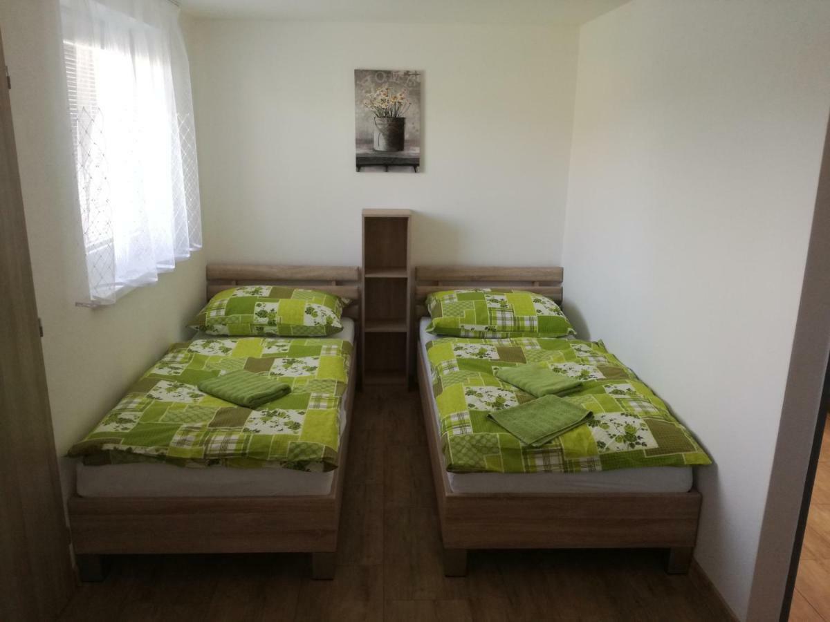 Apartman U Mareka Sucany ภายนอก รูปภาพ