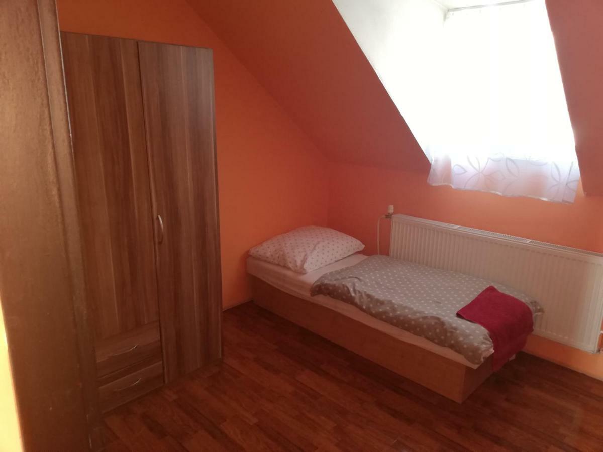 Apartman U Mareka Sucany ภายนอก รูปภาพ